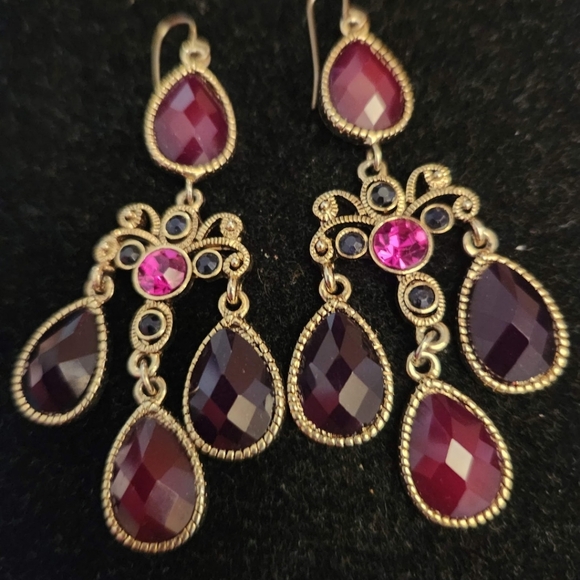Nordstrom Jewelry - 🦃50% OFF $20🦃Elegant Gold and Ruby Red Chandelier Earrings With Fish Hook